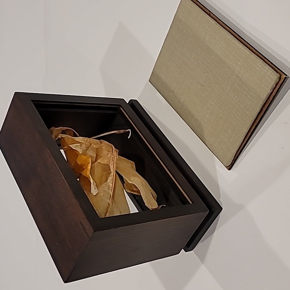 Pottery Barn Memory Keepsake Box Dark Brown 8.5 X 7 In. - Picture 3 of 11